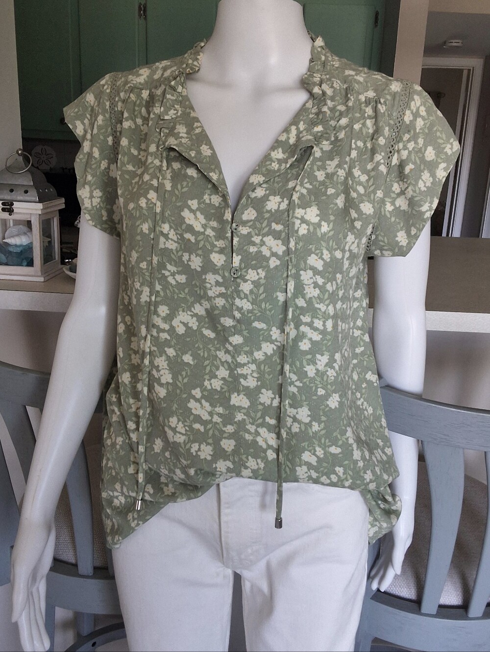 Buffalo David Britton Flutter Sleeve Floral Blouse Sage Size S NWOT
